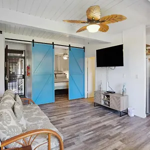 Airy Less Than 1 Mi To And Town , Kailua-Kona United States